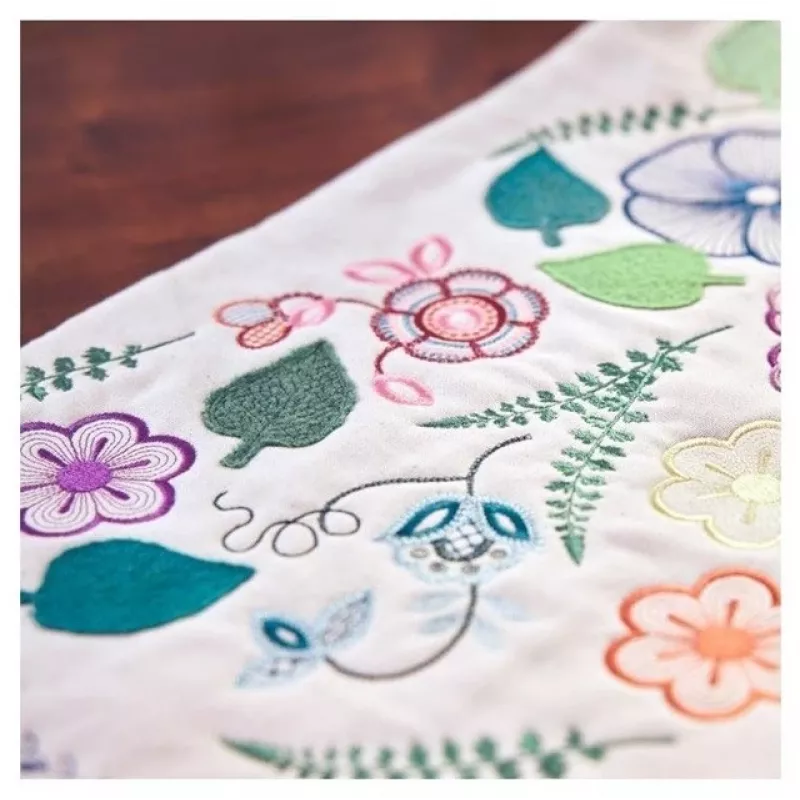 SINGER sewing and embroidery machine SE 9185 WiFi — multifunctional home machine with built-in embroidery and wireless connectivity