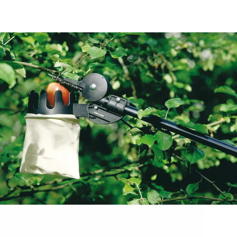 Fiskars Fruit Picker, Length 290mm, Black/White, Fibreglass-Reinforced Plastic and Cotton (110970)