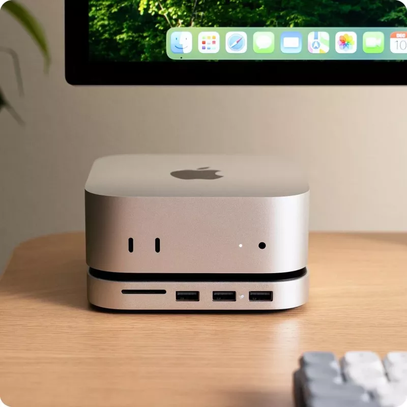 Satechi laptop dock/port replicator ST-GNMMES — wired USB 3.2 Gen 2 Type-C hub, USB-A & SD, Silver