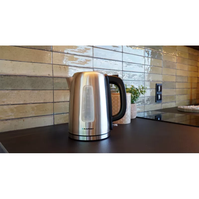 Electric kettle BLAUPUNKT EKS412 — 1.7 L stainless steel, 2200 W, water level indicator, 360° base