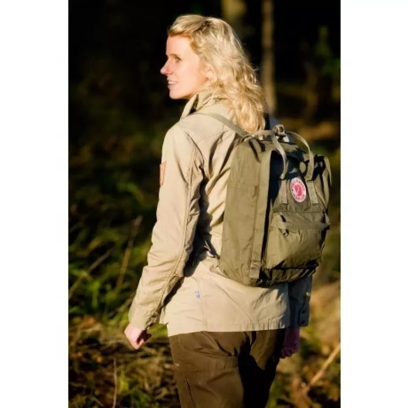 Fjällräven Kånken backpack Graphite Vinylon Zipper closure