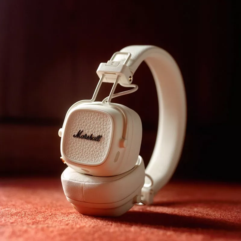 Marshall Major V Cream Over-Ear Headphones
