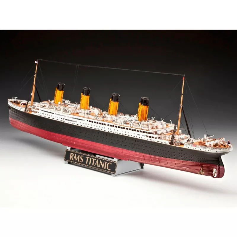 Rv05715 - Revell -1:400 - Gift Set - 100 Years Titanic (spec Edition)