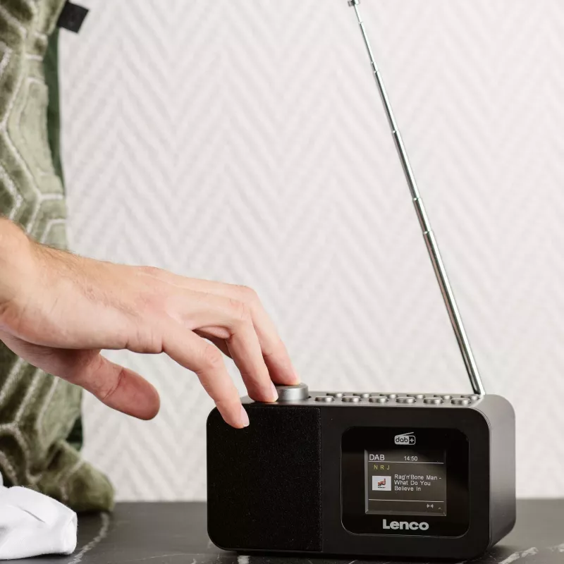 Tabletop radio Lenco CR-625BK — FM/AM receiver with Bluetooth, black
