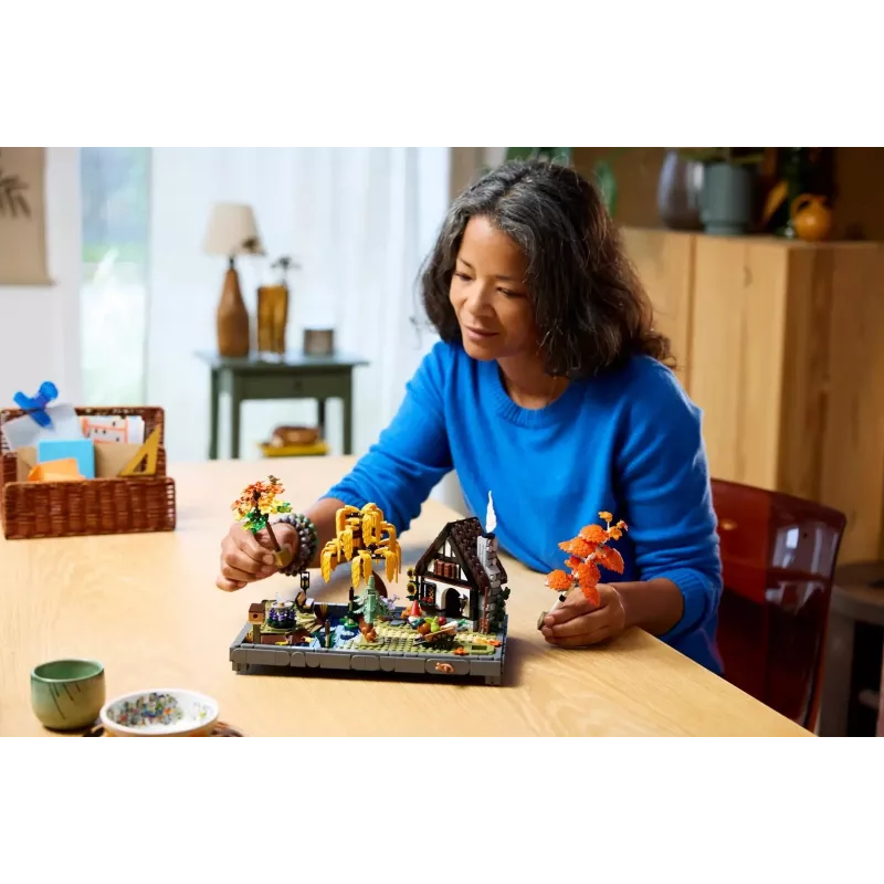 LEGO ICONS 11372 Autumn Cottage Garden