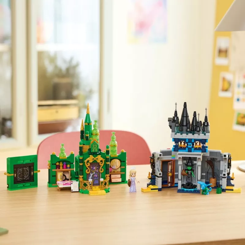 LEGO building set Wicked 75689 — Emerald City and Kiamo Ko Castle playset