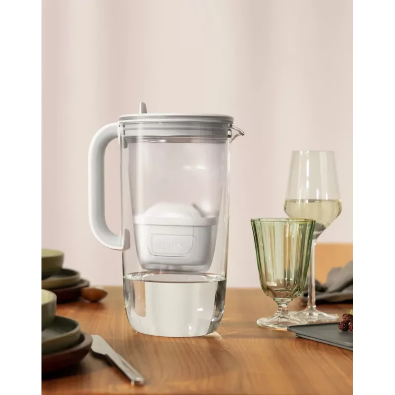 Water filter jug BRITA Glass+1 Maxtra Pro grey, 2.4 L total / 1.5 L filtered, Maxtra Pro PP filter