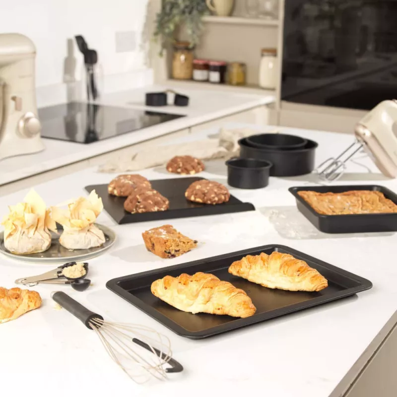 Cake Tin Set Salter BW125511EU7 3-piece non-stick bakeware, round and square pans