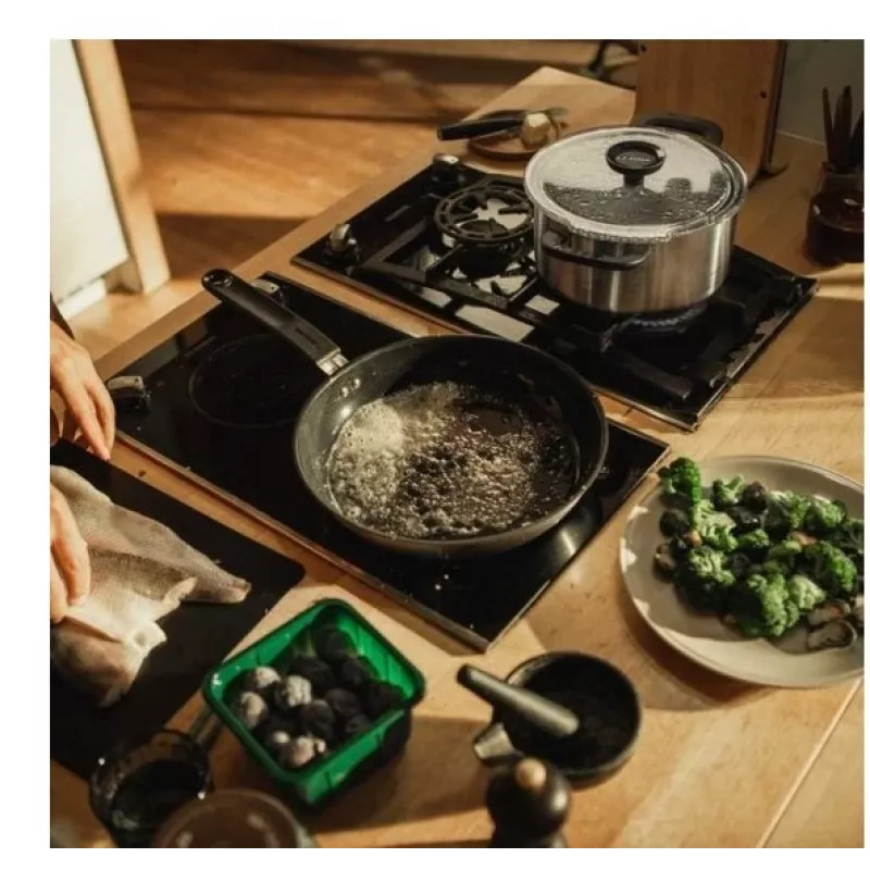 FS. 26cm FRYING PAN WITH FUNCTIONAL FORM CERAMIC COATING
