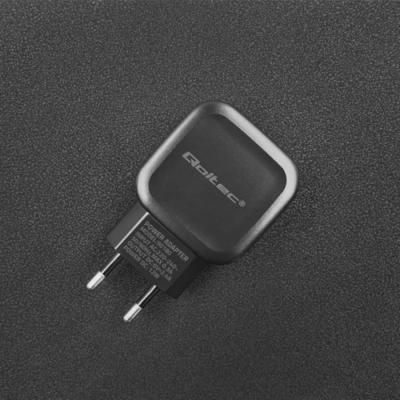 AC Indoor Charger QOLTEC 50186 for Smartphone and Tablet, 5 V 3.4 A, 17 W, 2× USB, Black