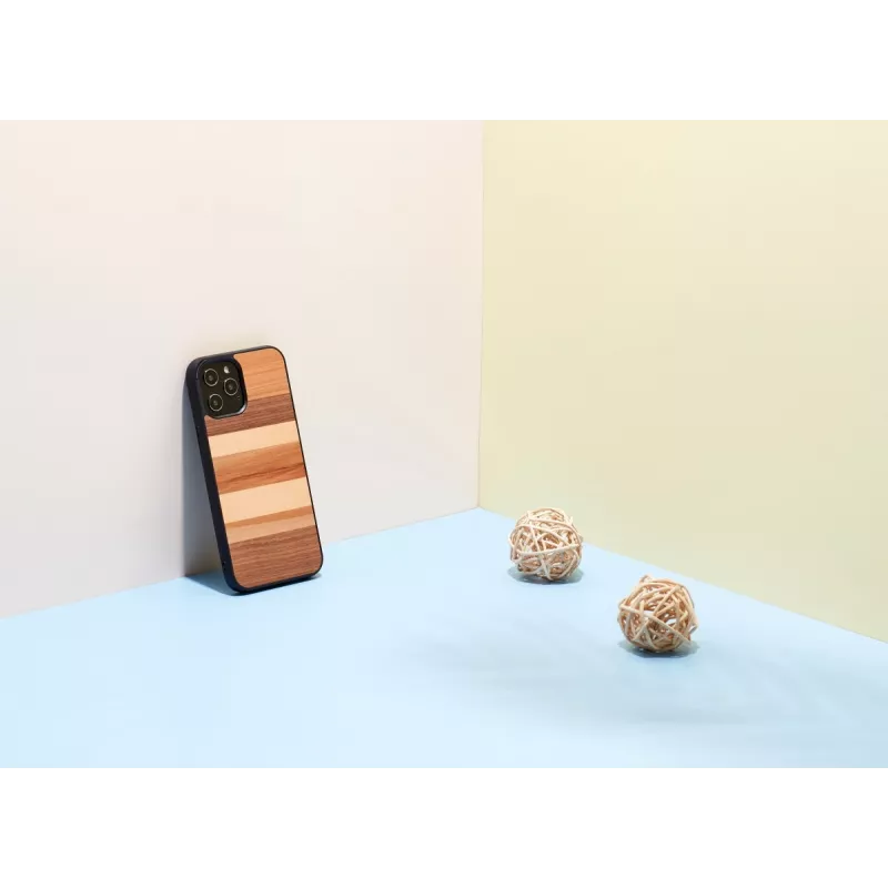 Phone case man and wood for iPhone 12 / 12 Pro — black sand