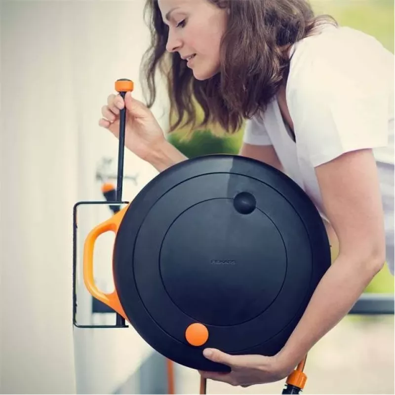 Fiskars 1020448 hose holder Metal Black