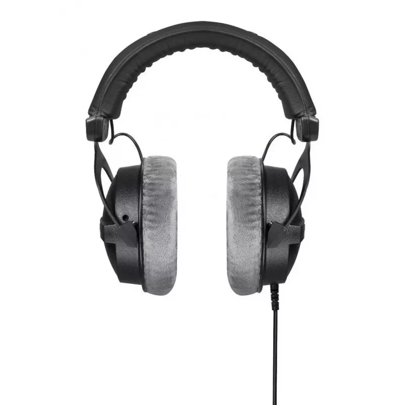Studio headphones Beyerdynamic DT 770 PRO 80Ω — closed, circumaural, 5–35000 Hz, 96 dB, 3.5 mm, gold-plated connector