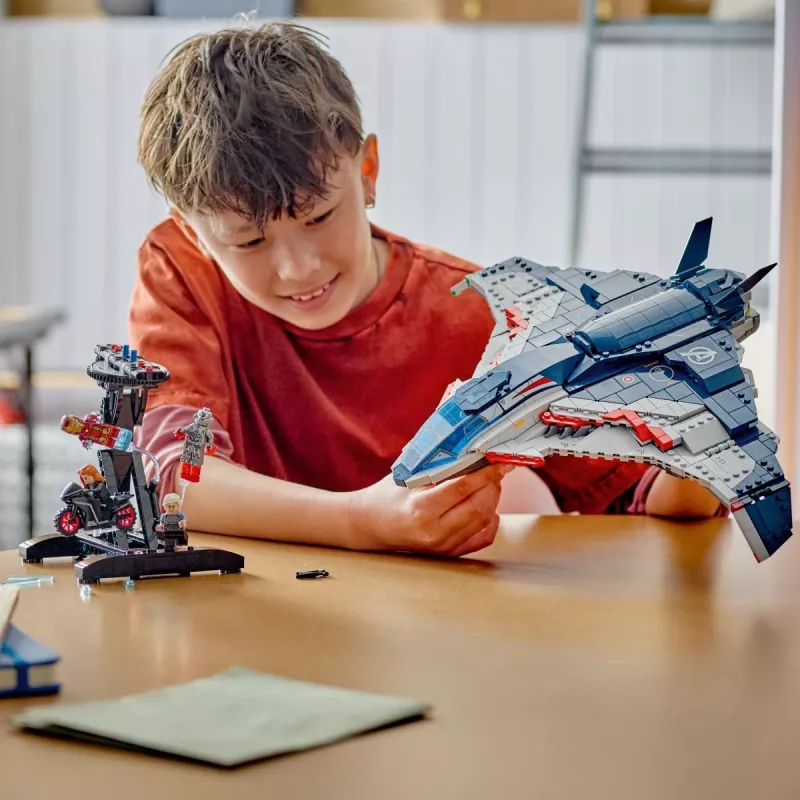LEGO Quinjet construction set 76325 — Marvel, 1131 pieces, 5 minifigures, for ages 12+, 280×450×300 mm