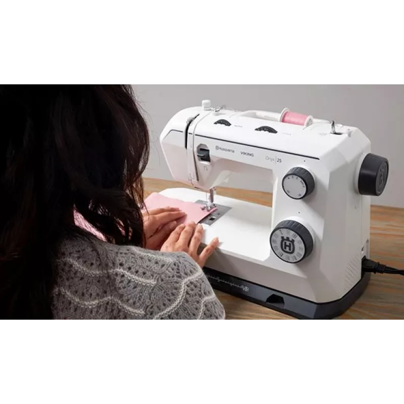 Husqvarna Onyx 25 sewing machine