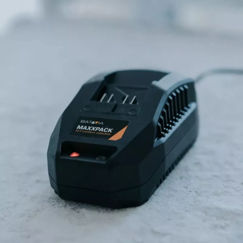 Batavia B.V. | 18V Starter Set Including 2.0Ah Battery + 2.4A Charger