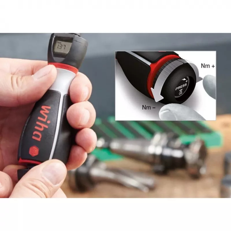 Manual multi-bit torque screwdriver Wiha 36888 — width 40 mm, length 134 mm, weight 373 g