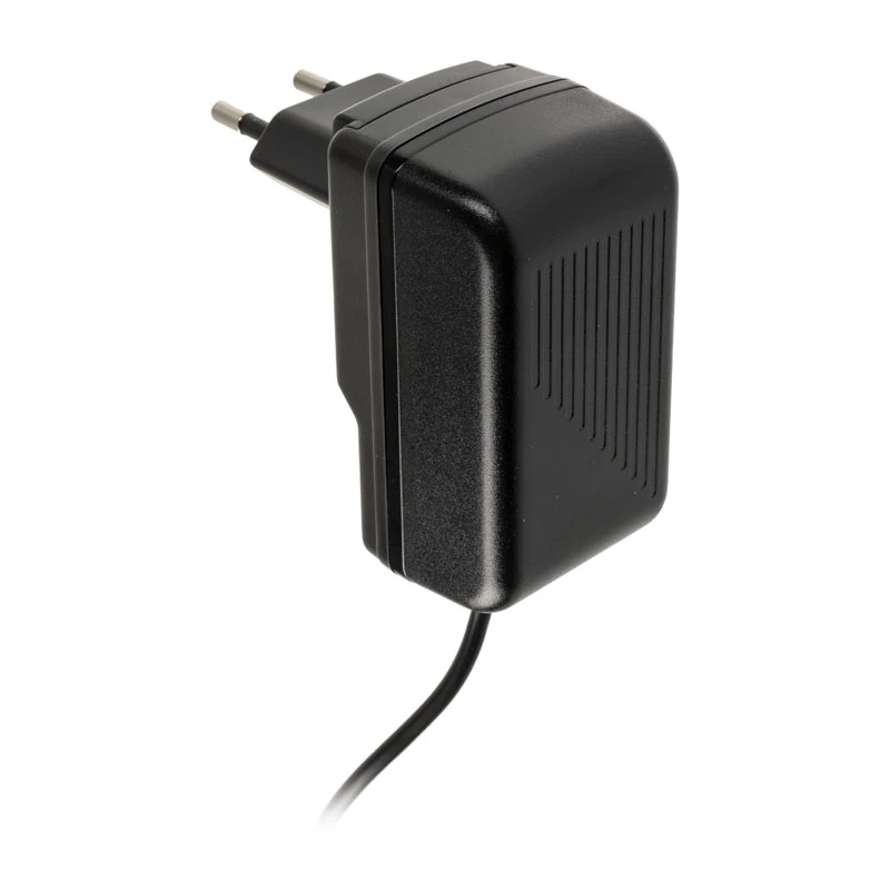 Indoor AC Fast Charger Akasa AK-PK15-02CM — 15W, USB-C 3A, 1.5 m cable, Black