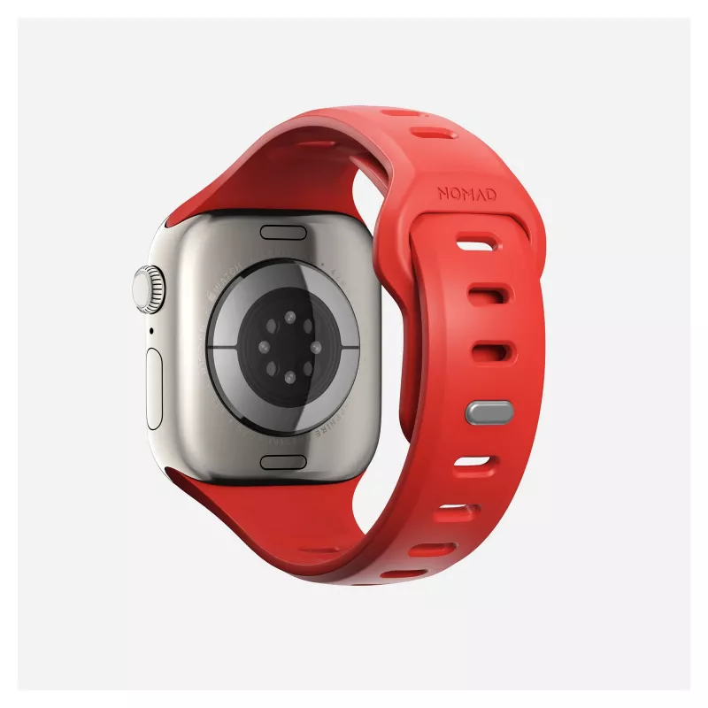 Band Nomad Tempo — Red rubber, 18 mm width, fits wrists 135–175 mm