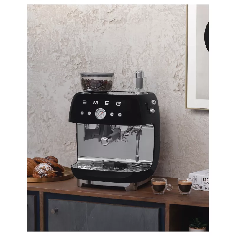 SMEG EGF03BLEU Espresso Machine. Kaffeevollautomat 50s Style. black