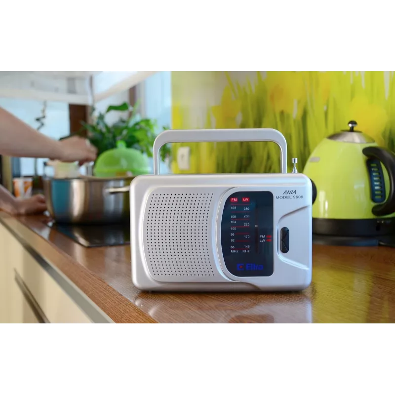 Radio mains and battery powered Fm, Lw Eltra Ania