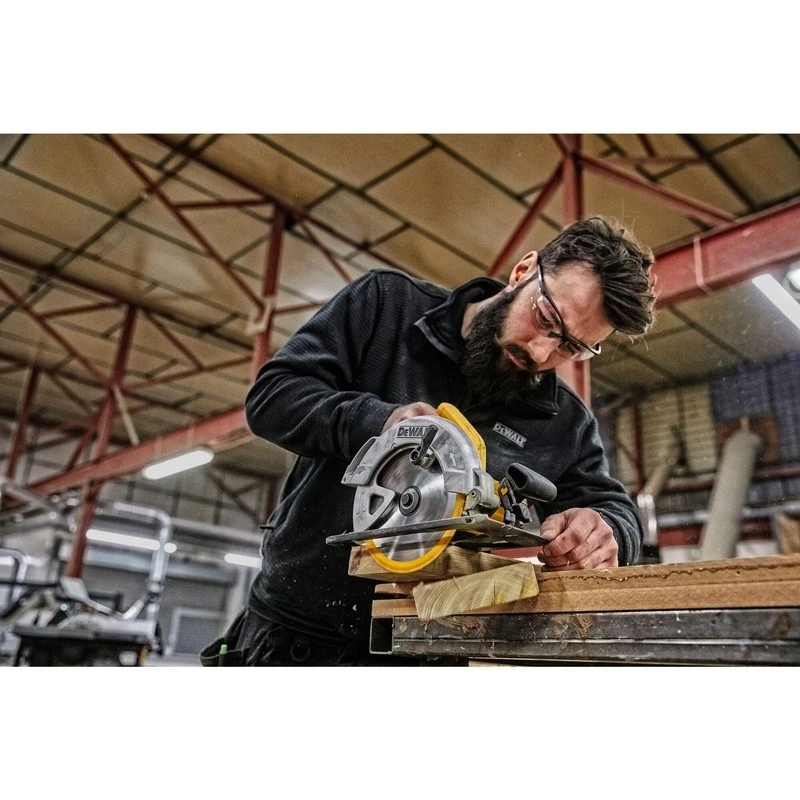 DeWALT DWE560 Portable Circular Saw 18.4 cm 5500 RPM 1350 W