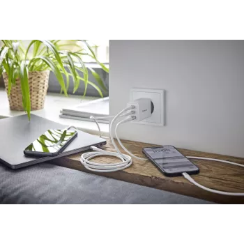Power Adapter 1XUSB-A/2XUSB-C/7806512 Intenso
