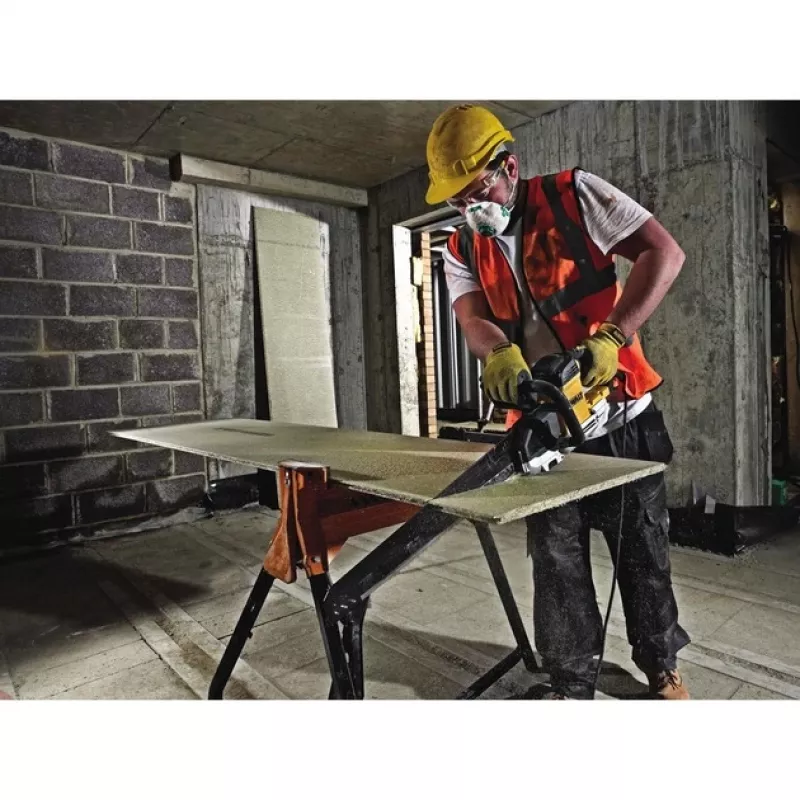 DeWALT DWE397 alligator saw