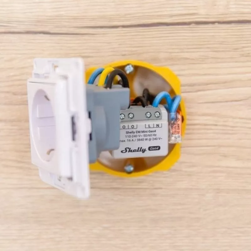 Smart relay Shelly Relay EM Mini Gen4 1-channel Wi‑Fi Matter Zigbee Bluetooth 8A, 110–240V, energy meter