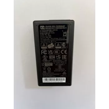 PoE adapter Cambium Networks N000900L001D — Gigabit Ethernet, 30 V PoE, 15 W output, 90–264 V AC input