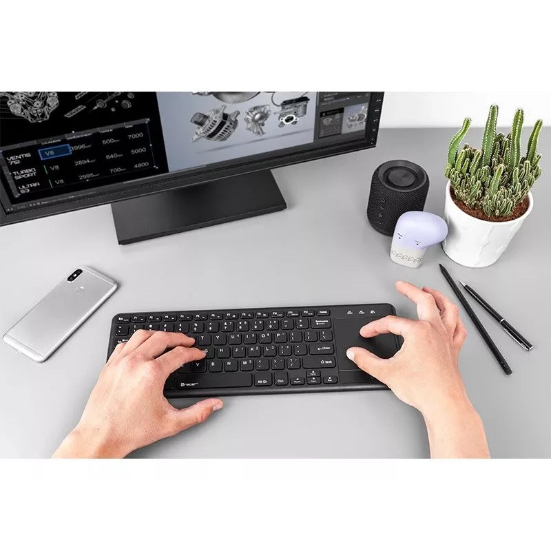 Wireless RF Keyboard TRACER TRAKLA46367 — Full-size, Membrane, Touchpad, 2.4 GHz, Black