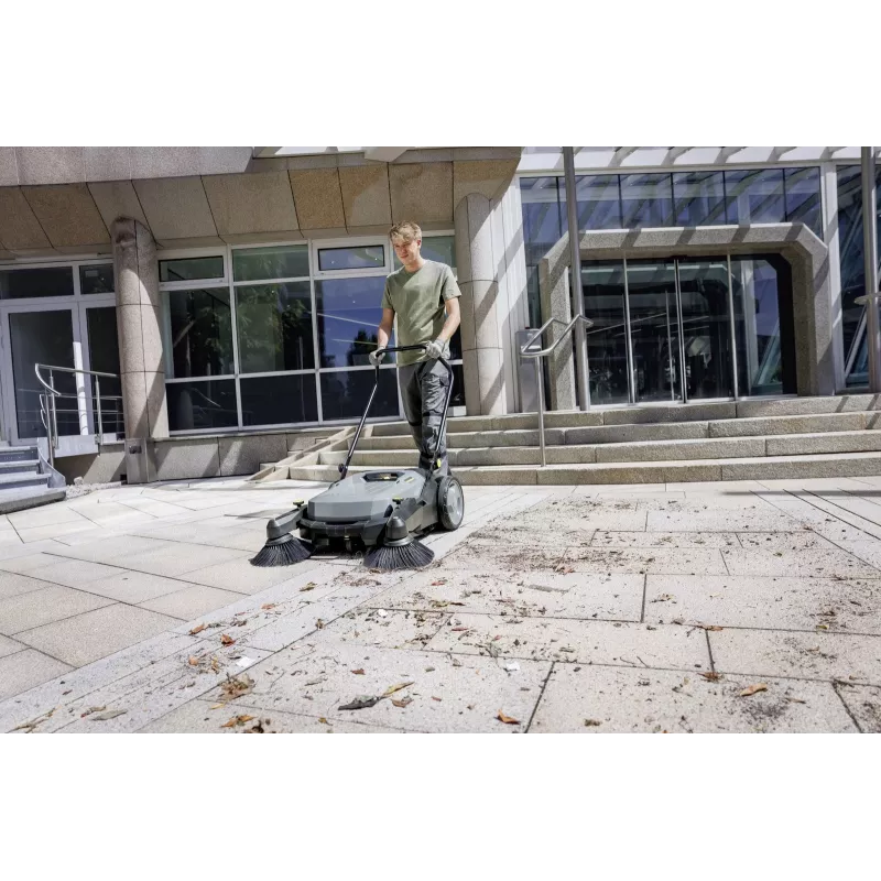 Karcher AG KM 70/20 C 2SB sweeper, 22 kg, manual