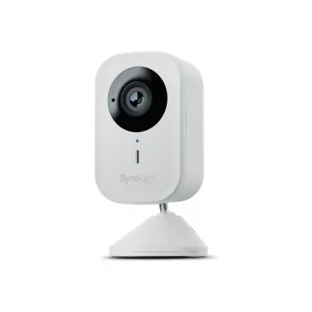 IP security camera Synology CC400W — 4 MP (2560×1440), Wi‑Fi, IP65, 125° horizontal, 30 fps, microSD up to 256 GB