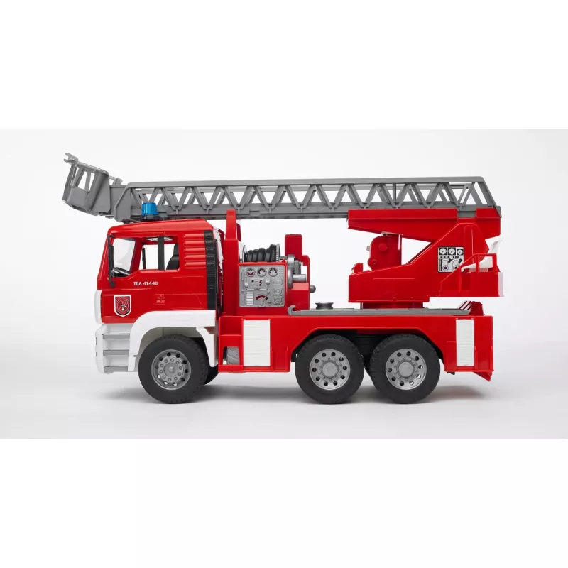 BRUDER MAN Fire engine with selwing ladder
