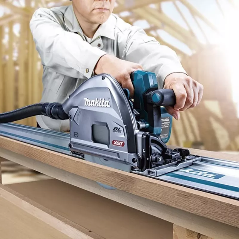 Makita SP001GZ03 40V XGT cordless plunge circular saw, 165 mm