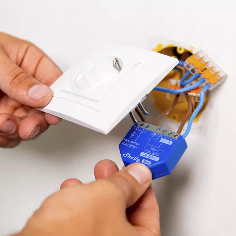 Smart switch Shelly 1 Gen4 — wireless 240 V AC, Wi‑Fi 2.4 GHz, Bluetooth 5.0, ZigBee, plastic housing 42×16×37 mm