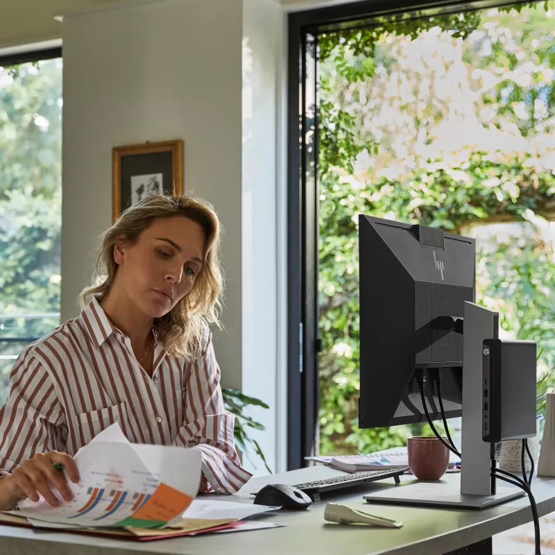 HP Elite 800 G9 - Mini - Core i9 i9-14900T - RAM 64 GB - SSD 1 TB - NVMe, TLC - UHD Graphics 770 - Bluetooth 5.2, Wi-Fi 6E - WLAN: Bluetooth 5.2, 802.11a/b/g/n/ac/ax (Wi-Fi 6E)