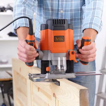 Router/Trimmer Black & Decker KW1200EKA-QS — compact router with adjustable depth settings, ergonomic design