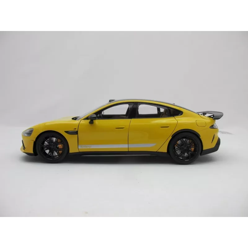 Classic car model Xiaomi BHR08KQGL preassembled 1:18 scale — 284×110×82.5 mm
