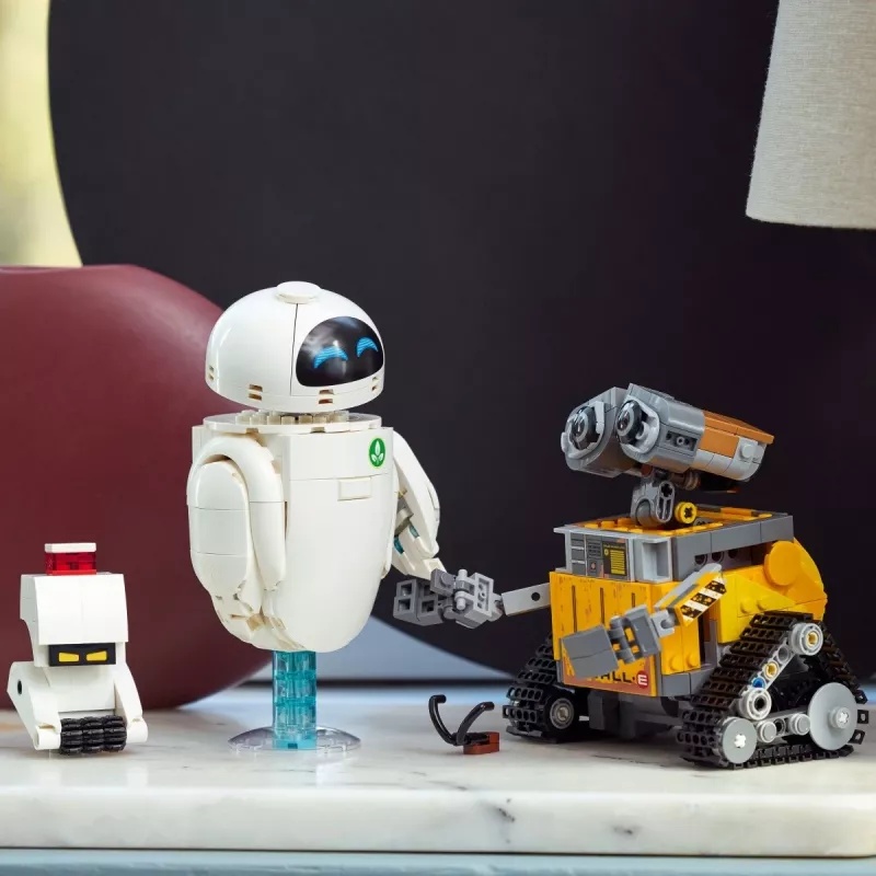 LEGO building set Disney Pixar WALL·E and EVE 43279 — 811 pieces, 130 mm height, for 18+
