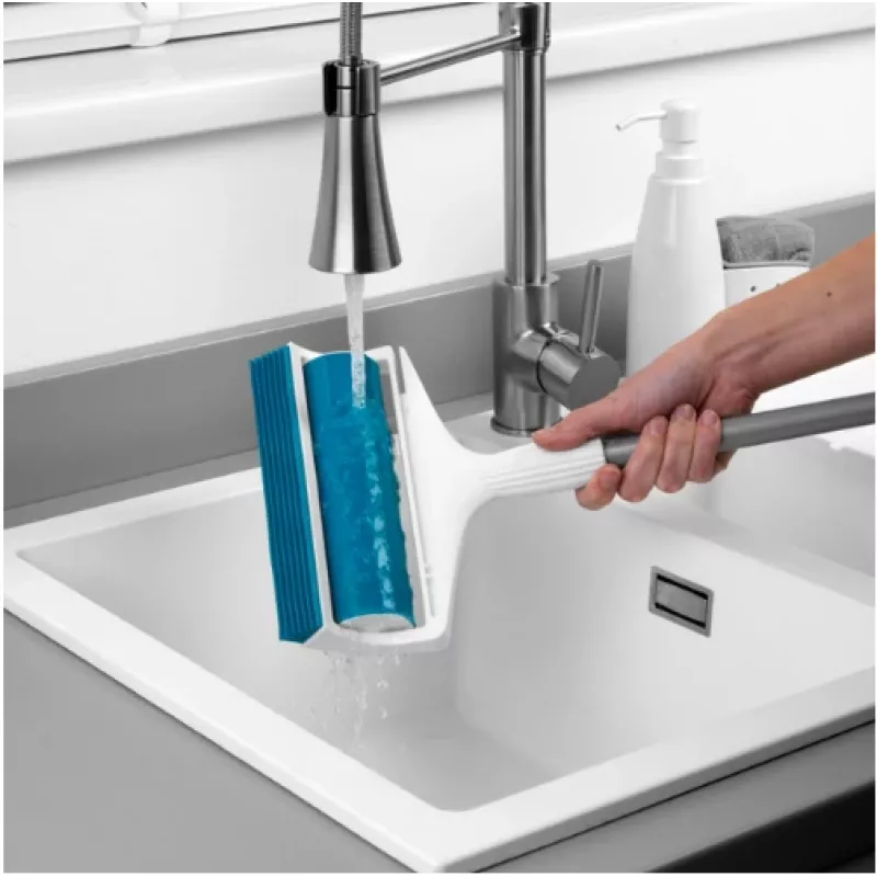 Pet hair remover Beldray LA072573EU7 lightweight handheld tool for removing pet hair from fabrics and upholstery