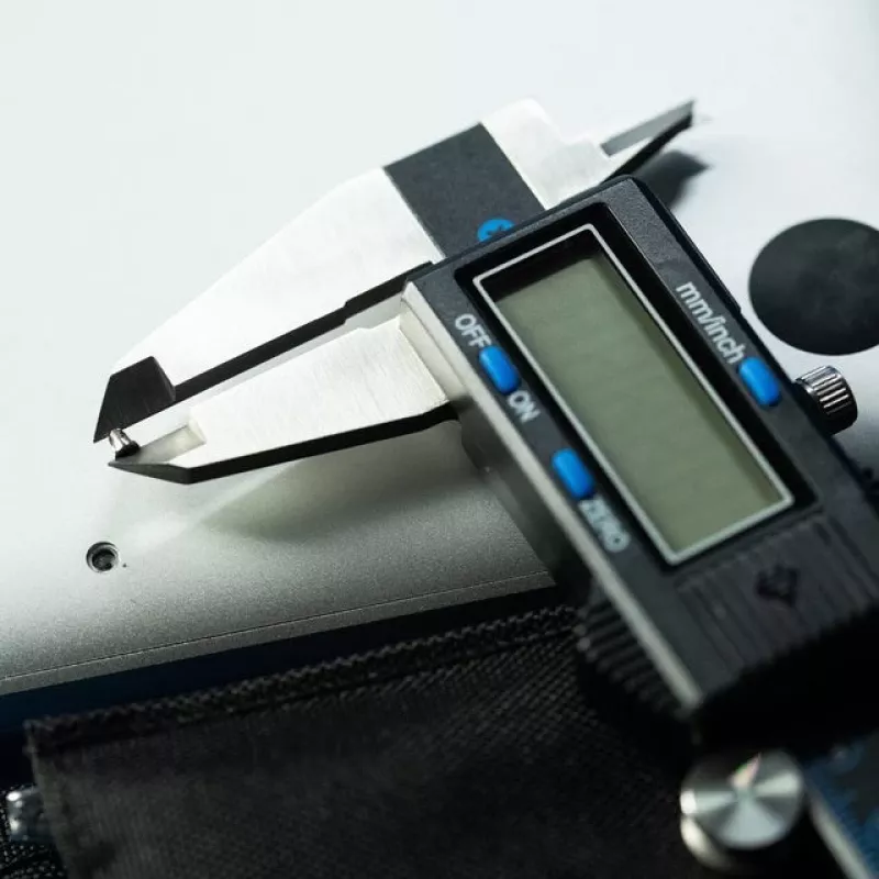 iFixit Digital Caliper Blue LCD Screen