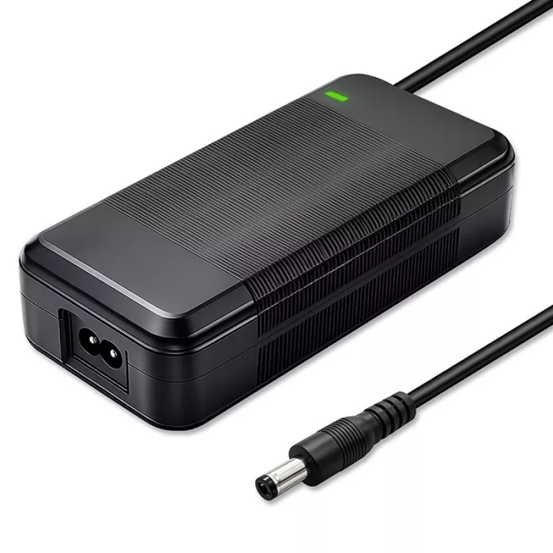 Charger QOLTEC 36V–42V 4A for e-bike, DC plug 5.5×2.1 mm