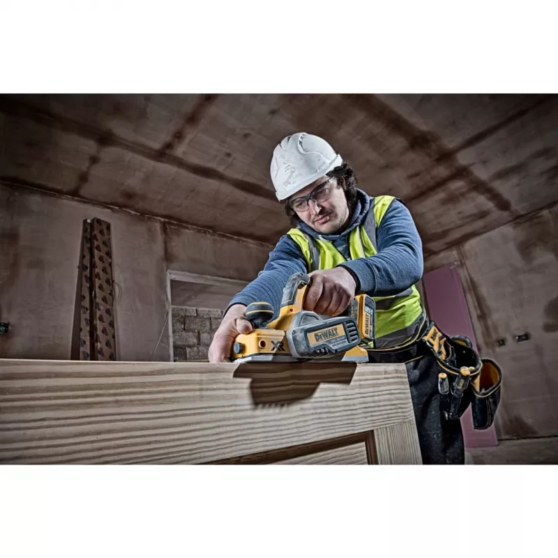 Hand planer DeWALT DCP580N-XJ — cordless Li-Ion, 82 mm planning width, 15,000 RPM, 2.5 kg