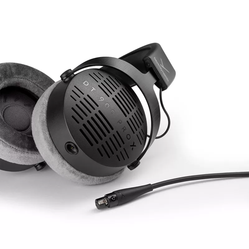 Studio headphones Beyerdynamic DT 900 Pro X — circumaural, wired, 48 Ω, 5–40 kHz, 3 m detachable cable, black