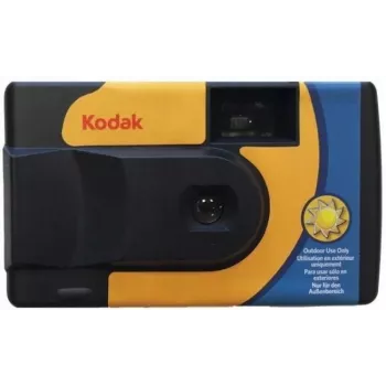 Kodak DAYLIGHT Camera, Photographic Disposable with color film 39 photos. No built-in flash.