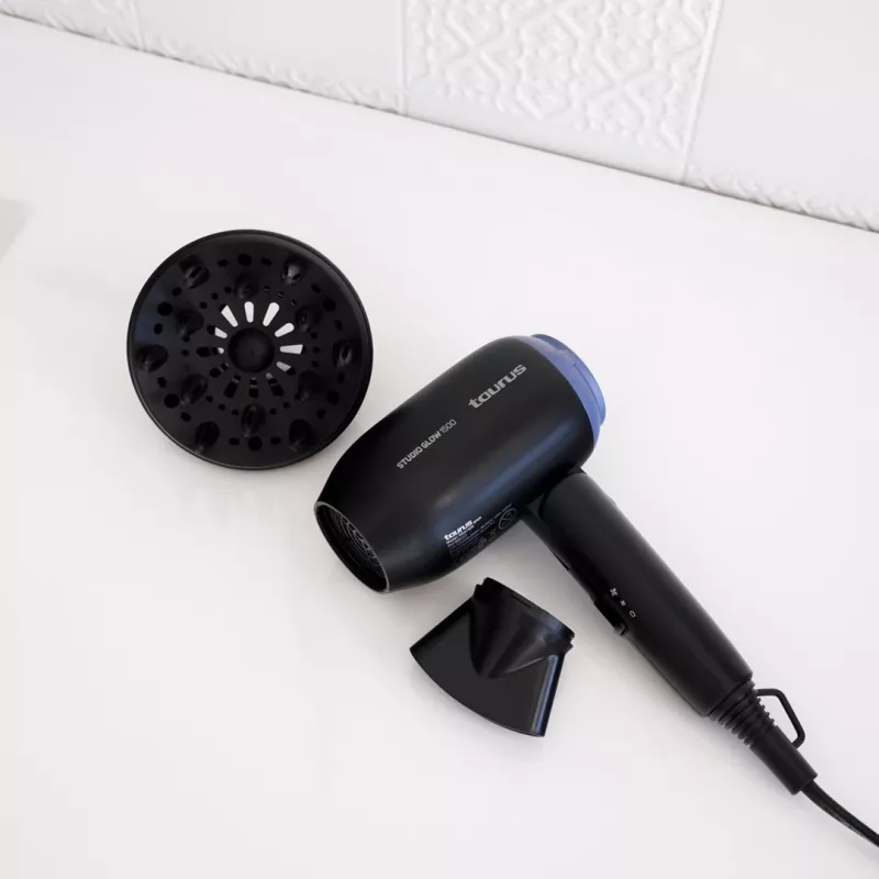 Hair dryer Taurus Studio Glow 1500 — 1400 W, 3 heat levels, 2 speeds, foldable, hangable, black
