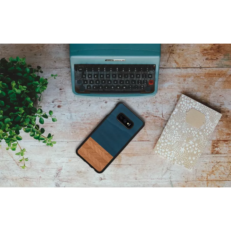 Smartphone case man and wood for Galaxy S10e — Denim Black protective sleeve