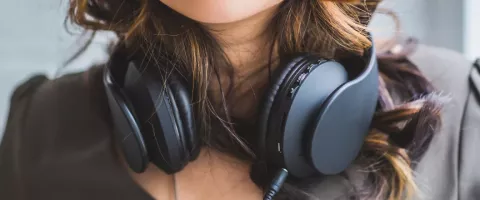 Office Headsets Compared: Wired vs Wireless and Noise Cancelling That Actually Helps on Calls