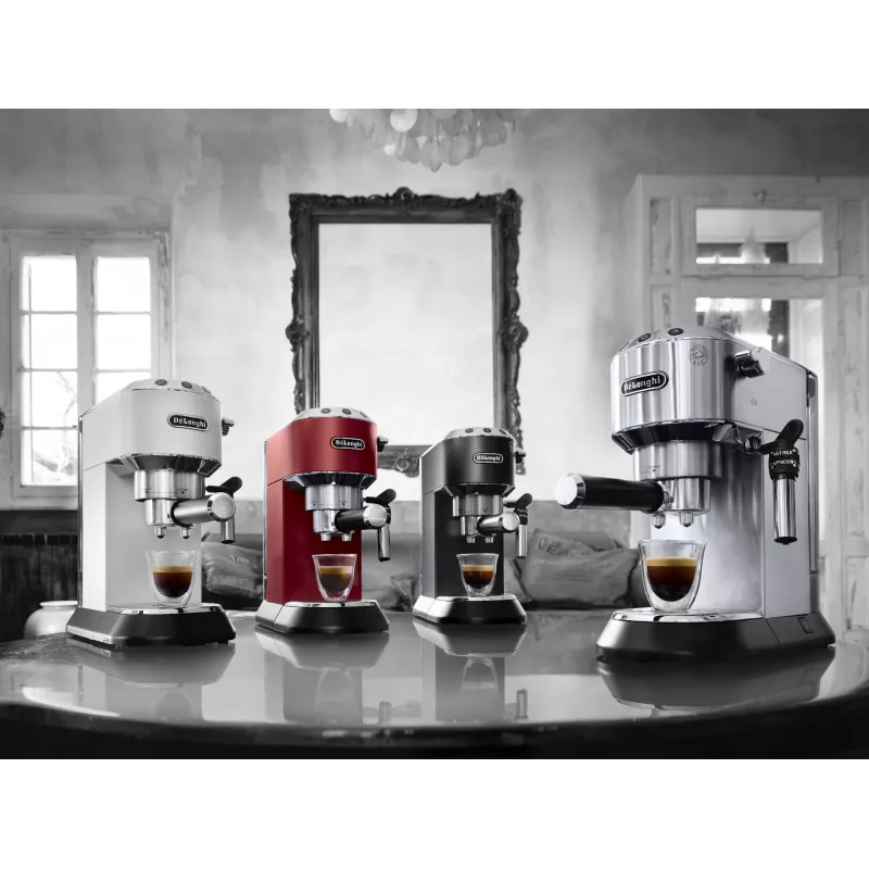 Espresso machine DeLonghi EC685.R 1.1 L, 15 bar, semi-auto, steam pipe, 2-cup capacity